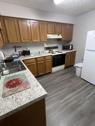 430 Walton Ferry Rd Apt 807, Hendersonville, TN 37075