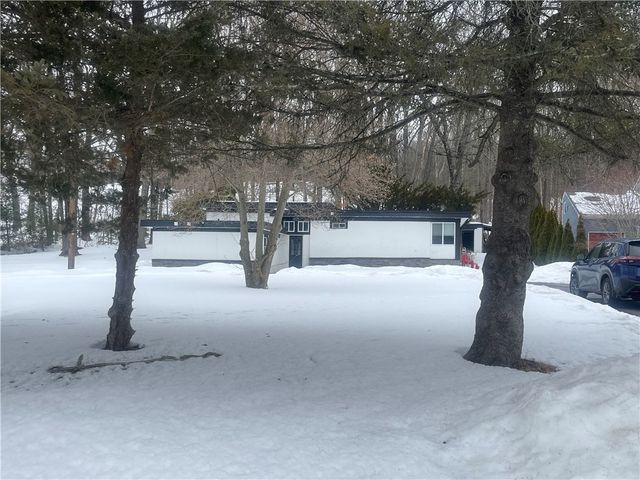 35 Fenwood Avenue, Smithfield, RI 02917