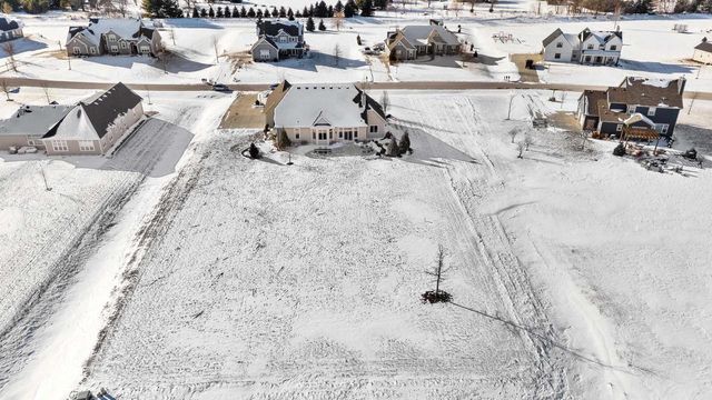 W278N8854 Twin Pine Circle, Hartland, WI 53029