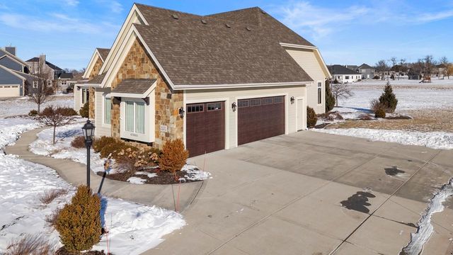 W278N8854 Twin Pine Circle, Hartland, WI 53029