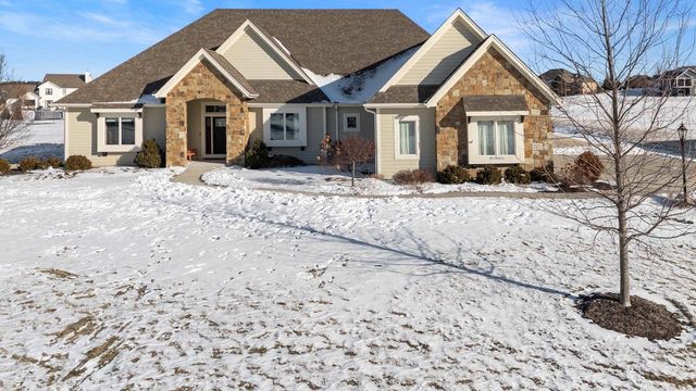 W278N8854 Twin Pine Circle, Hartland, WI 53029