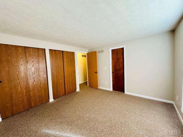 5299 FIELDSTONE Court W, West Chester, OH 45069