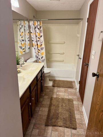 5299 FIELDSTONE Court W, West Chester, OH 45069