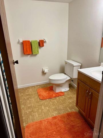 5299 FIELDSTONE Court W, West Chester, OH 45069