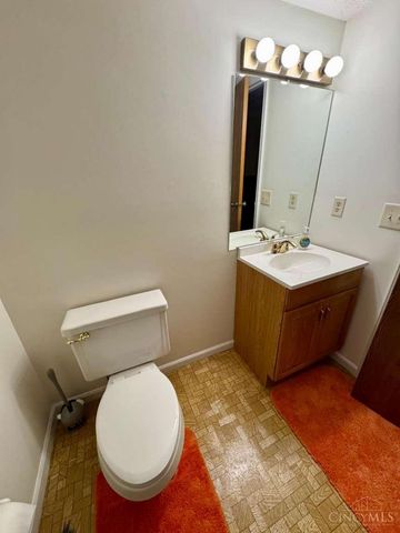 5299 FIELDSTONE Court W, West Chester, OH 45069