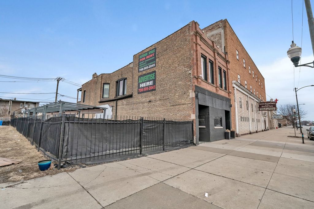 3708 W Roosevelt Road, Chicago, IL 60624