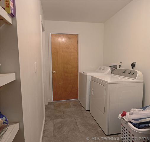 13544 N Shoreline Drive, Hulbert, OK 74441