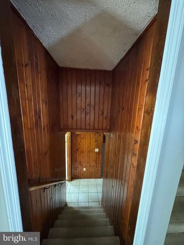 715 HEMPFIELD HILL, Columbia, PA 17512