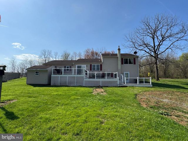 715 HEMPFIELD HILL, Columbia, PA 17512