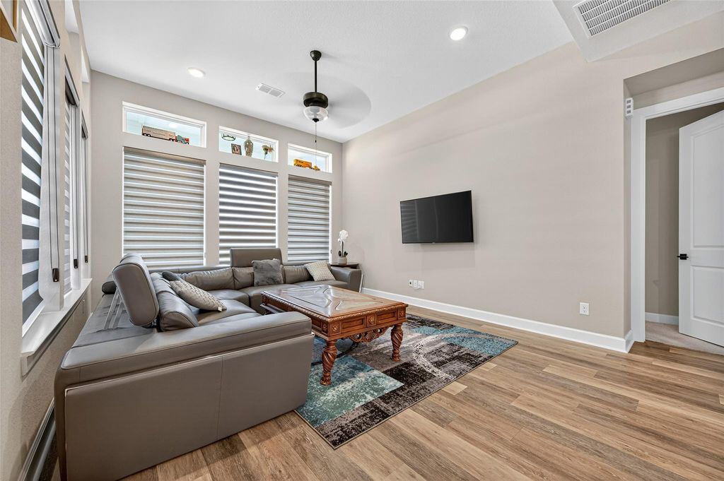 Image 10 of property listing at 419 Pure Parsley Path, Richmond, TX 77406