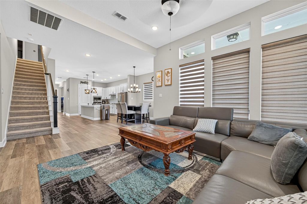 Image 12 of property listing at 419 Pure Parsley Path, Richmond, TX 77406