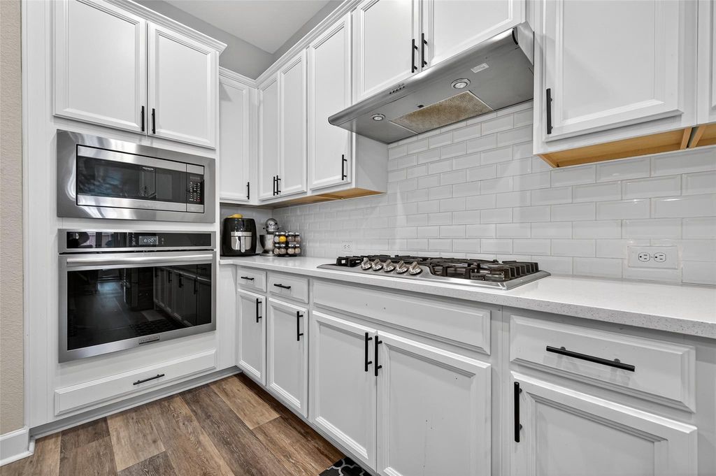 Image 16 of property listing at 419 Pure Parsley Path, Richmond, TX 77406