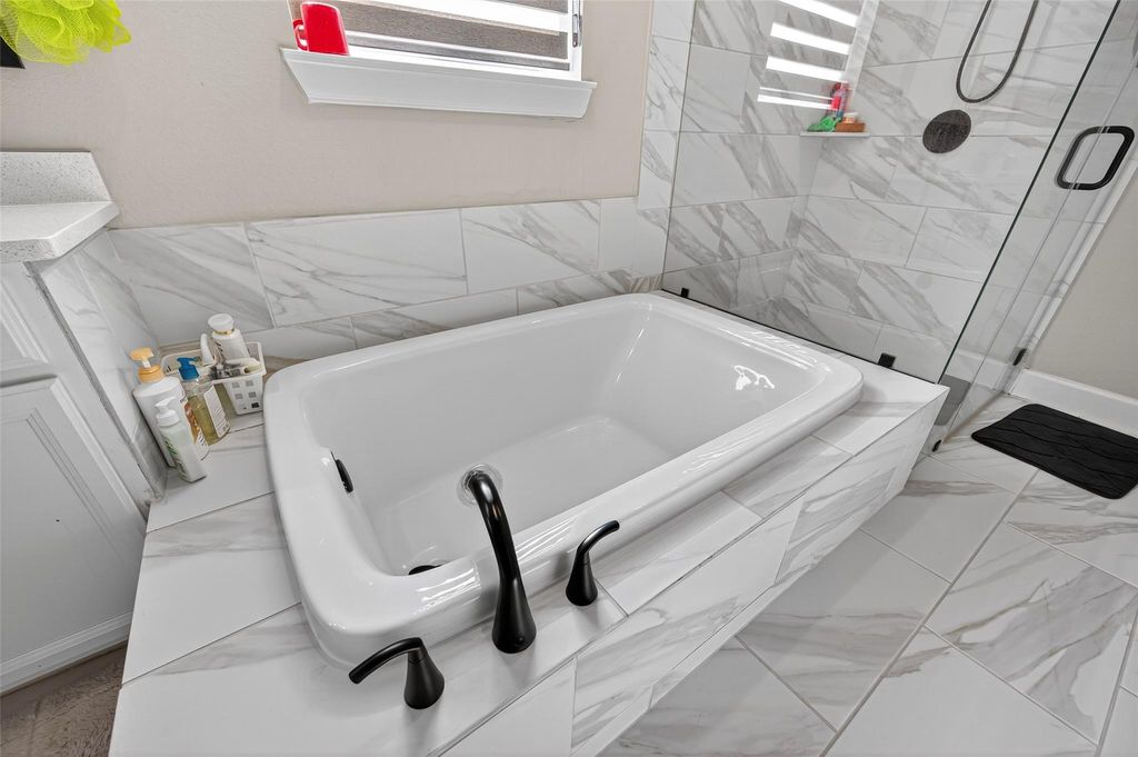 Image 41 of property listing at 419 Pure Parsley Path, Richmond, TX 77406