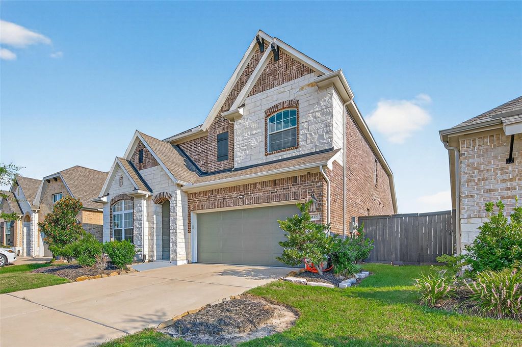 Image 5 of property listing at 419 Pure Parsley Path, Richmond, TX 77406