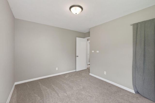 831 Howard Street N, Saint Paul, MN 55119