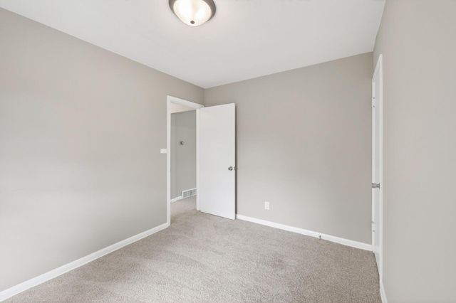 831 Howard Street N, Saint Paul, MN 55119
