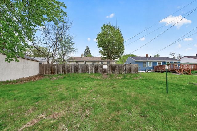 831 Howard Street N, Saint Paul, MN 55119