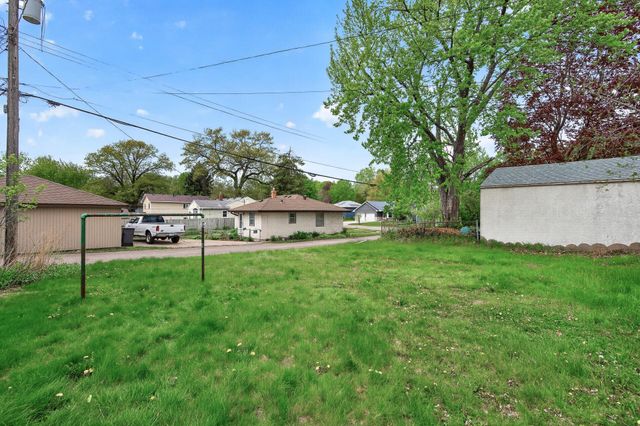 831 Howard Street N, Saint Paul, MN 55119