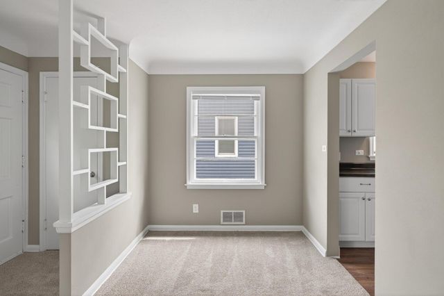 831 Howard Street N, Saint Paul, MN 55119