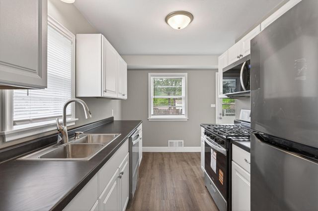 831 Howard Street N, Saint Paul, MN 55119