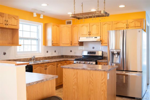 212 Rhinecliff Road, Rhinebeck, NY 12572