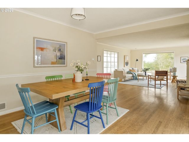 12500 Se RIDGECREST Rd, Happy Valley, OR 97086