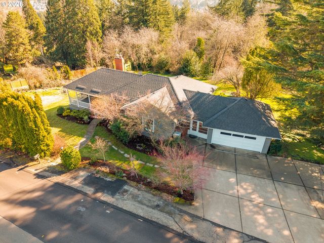 12500 Se RIDGECREST Rd, Happy Valley, OR 97086