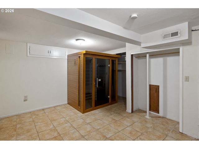 12500 Se RIDGECREST Rd, Happy Valley, OR 97086