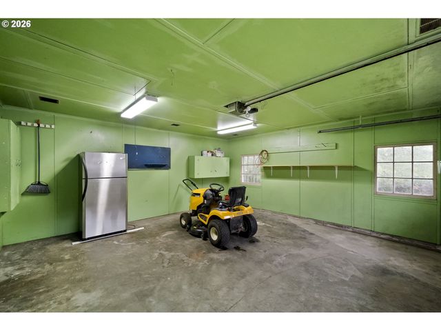 12500 Se RIDGECREST Rd, Happy Valley, OR 97086