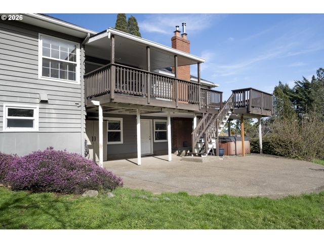 12500 Se RIDGECREST Rd, Happy Valley, OR 97086