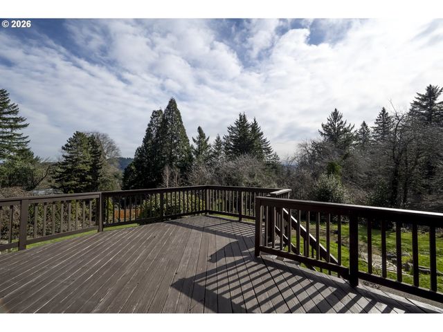 12500 Se RIDGECREST Rd, Happy Valley, OR 97086