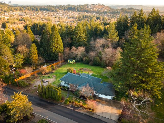 12500 Se RIDGECREST Rd, Happy Valley, OR 97086