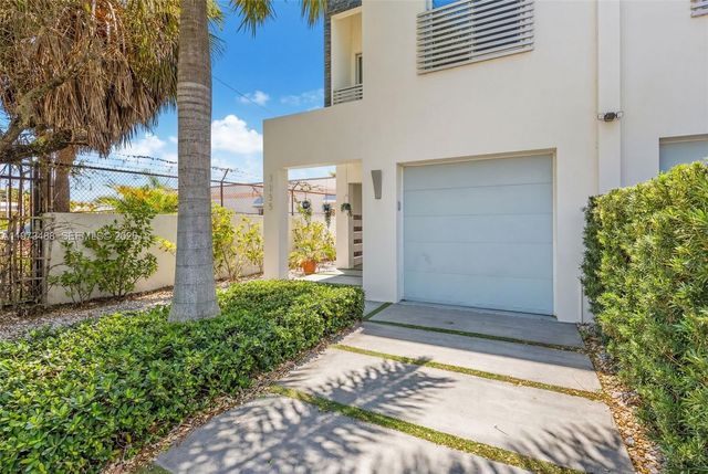 3055 Carter St 3055, Miami, FL 33133