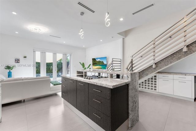 3055 Carter St 3055, Miami, FL 33133