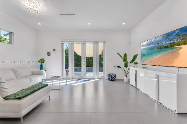 3055 Carter St 3055, Miami, FL 33133