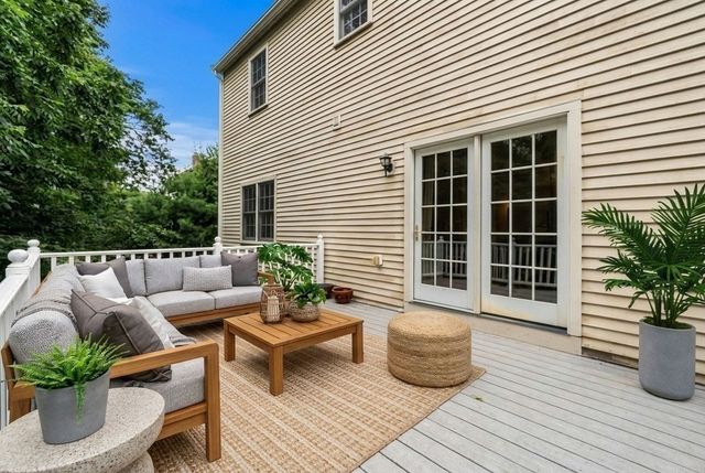 6 Hazel Rd, Lexington, MA 02420