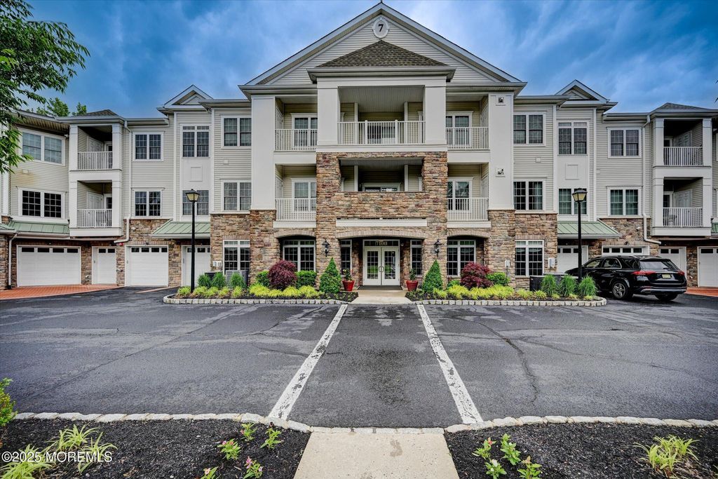 7102 Falston Circle, 102, Old Bridge, NJ 08857