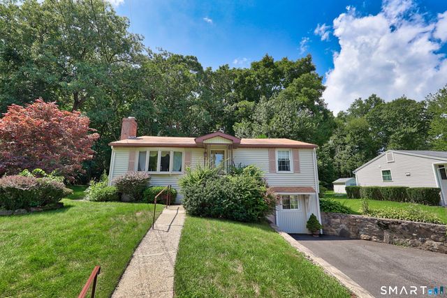 14 Richard Lane, Prospect, CT 06712
