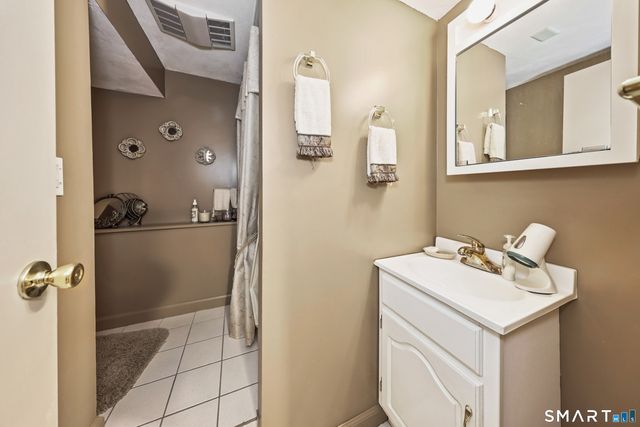 14 Richard Lane, Prospect, CT 06712