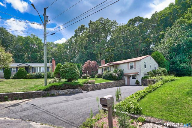 14 Richard Lane, Prospect, CT 06712