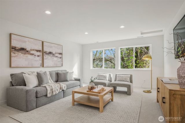 428 164th Avenue SE, Bellevue, WA 98008