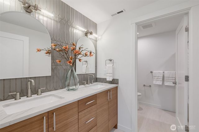 428 164th Avenue SE, Bellevue, WA 98008