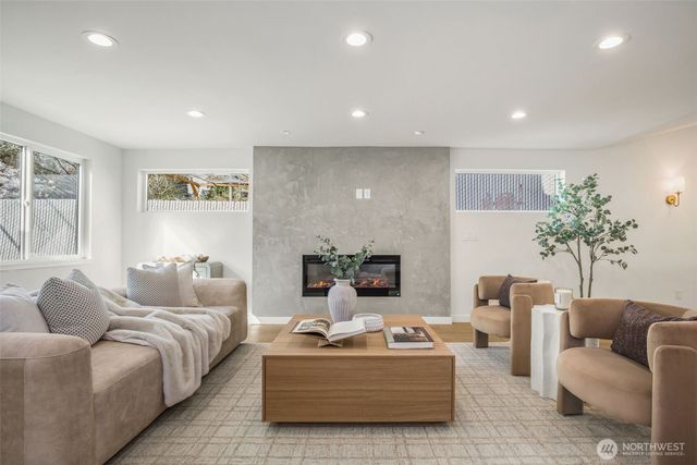 428 164th Avenue SE, Bellevue, WA 98008