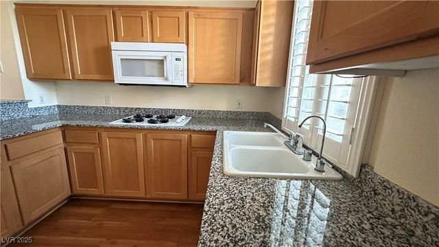 43 East Agate Avenue 203, Las Vegas, NV 89123