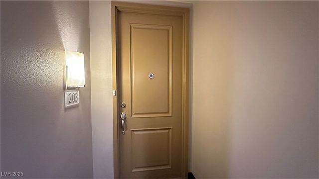 43 East Agate Avenue 203, Las Vegas, NV 89123