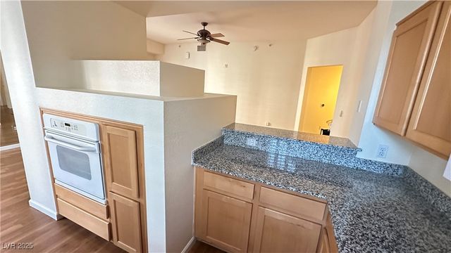 43 East Agate Avenue 203, Las Vegas, NV 89123