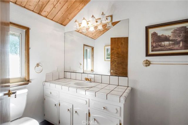 28992 Banff Dr, Lake Arrowhead, CA 92352