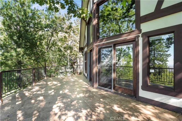 28992 Banff Dr, Lake Arrowhead, CA 92352