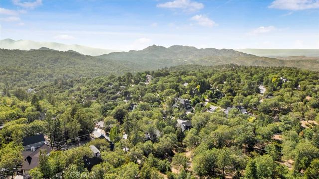 28992 Banff Dr, Lake Arrowhead, CA 92352