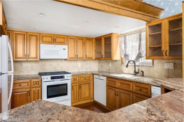 28992 Banff Dr, Lake Arrowhead, CA 92352